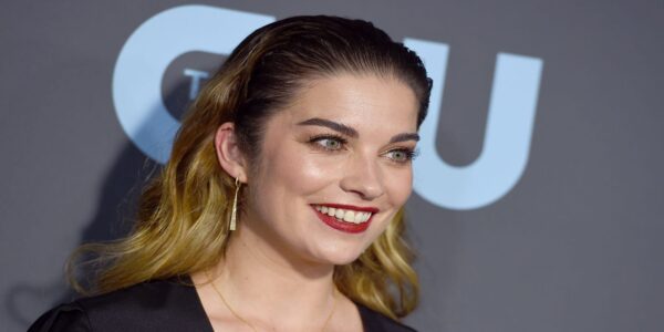 Annie Murphy Net Worth 2021, Bio, Career